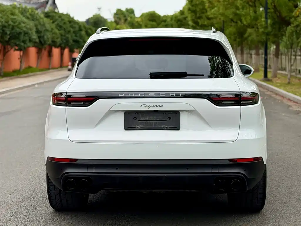 Porsche Cayenne — миниатюра 5