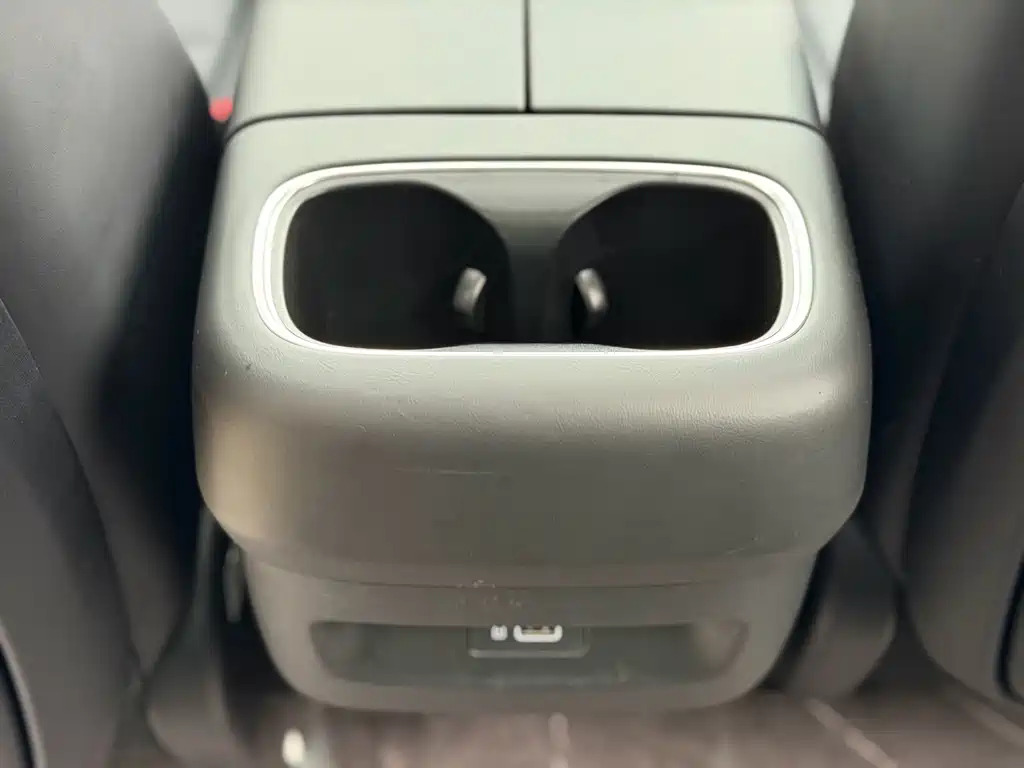 GAC Motor Trumpchi E8 PHEV — миниатюра 18