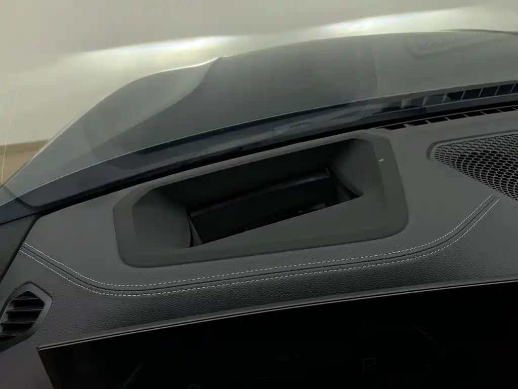 BMW 3 Series — миниатюра 13