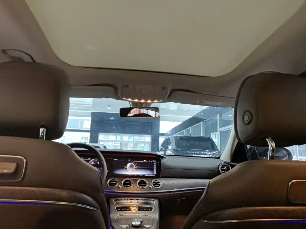 Mercedes-Benz E-Class — миниатюра 18
