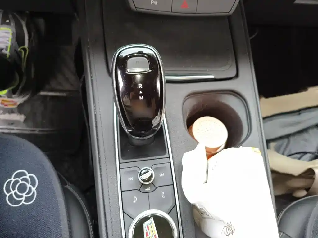 Cadillac XT4 — миниатюра 7