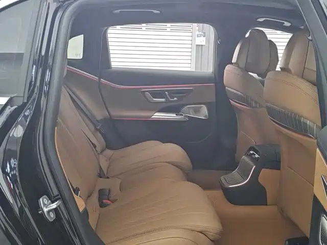 Mercedes-Benz E-Class — миниатюра 17