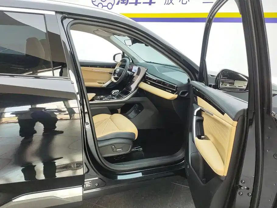 Geely Boyue L L 2023 1.5TD DCT Luxury