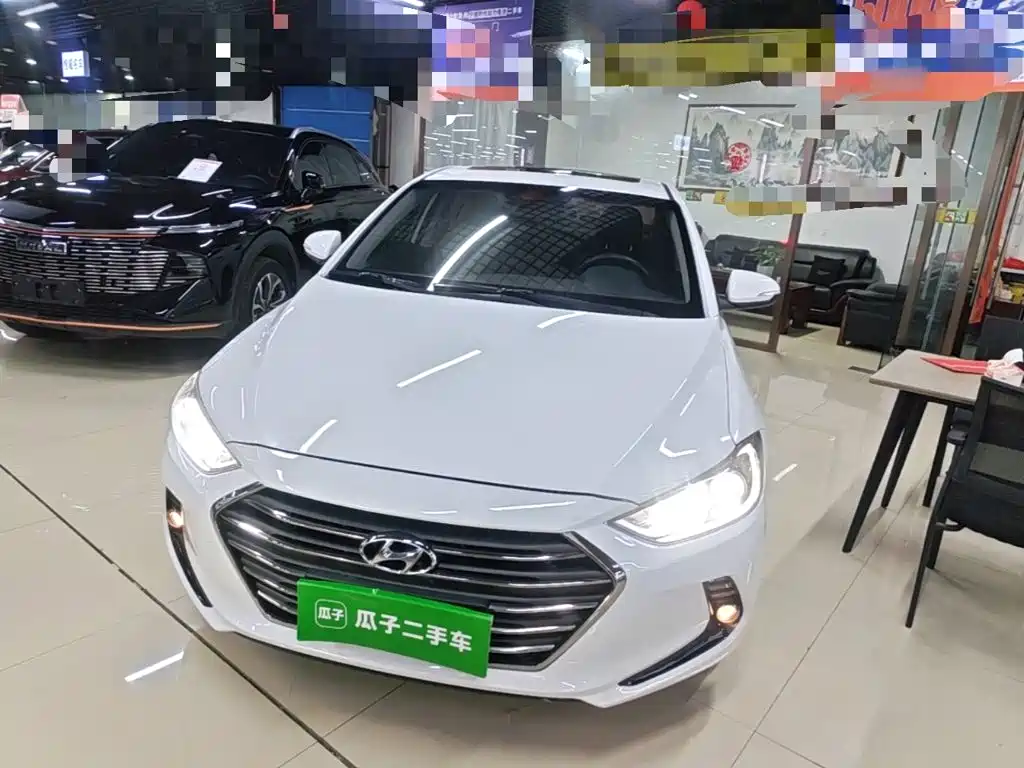 Hyundai Elantra — миниатюра 3