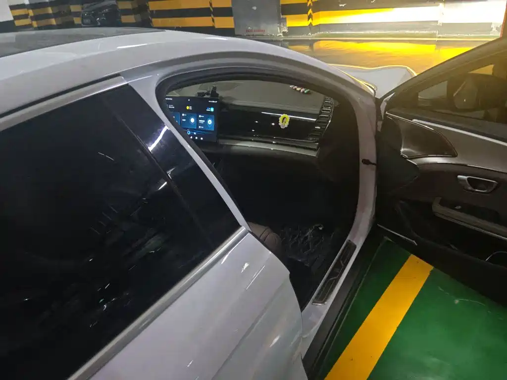 BYD Han — миниатюра 18