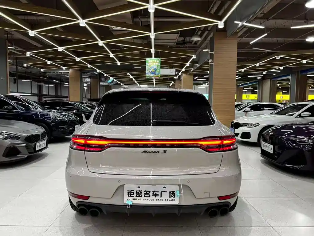 Porsche Macan — миниатюра 3