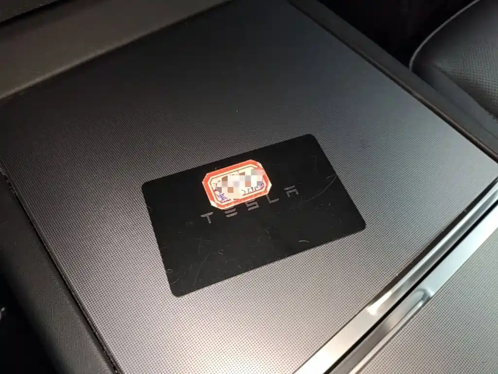 Tesla Model 3 — миниатюра 9
