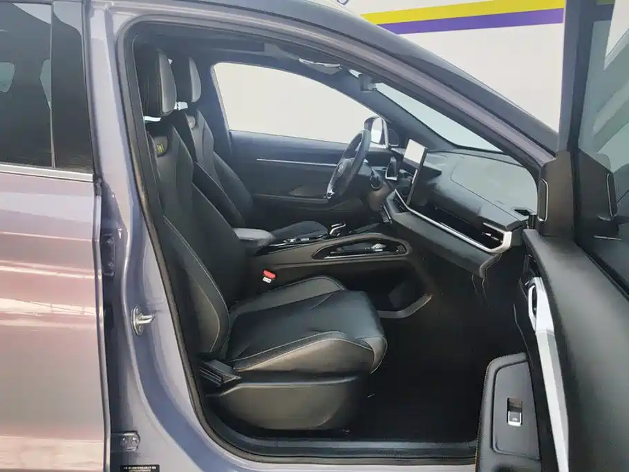 Geely Binyue — миниатюра 8