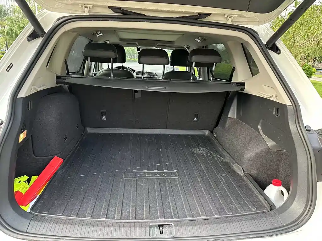 Volkswagen Tiguan L PHEV — миниатюра 8