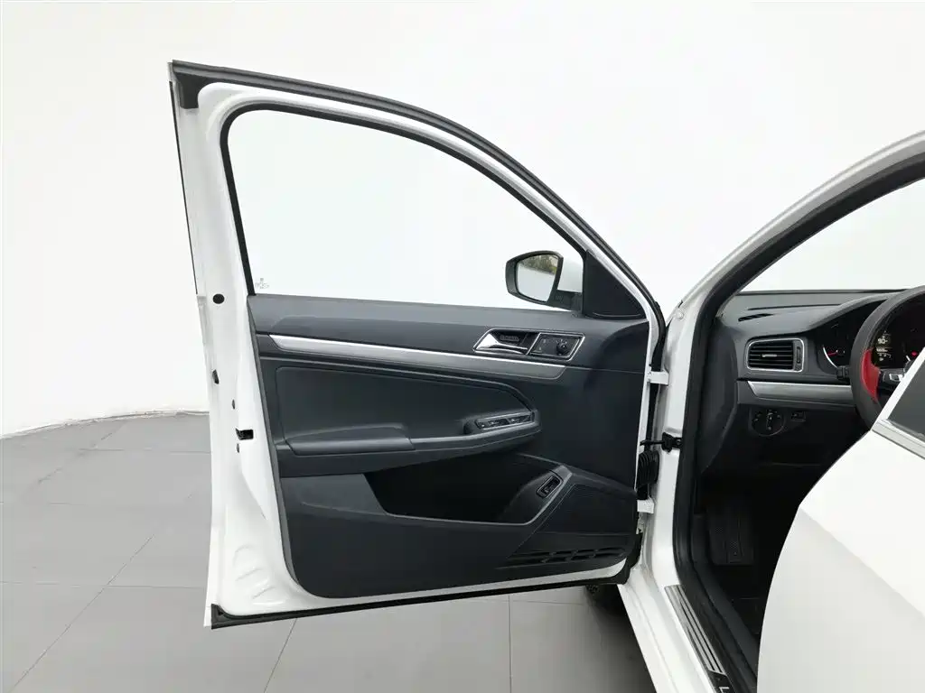 Volkswagen Lavida 2017 1.6L AT Comfort