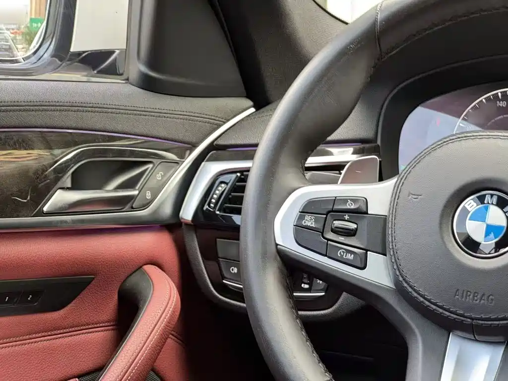BMW 5 Series — миниатюра 21
