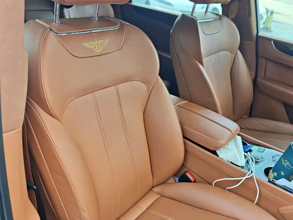 Bentley Bentayga — миниатюра 20
