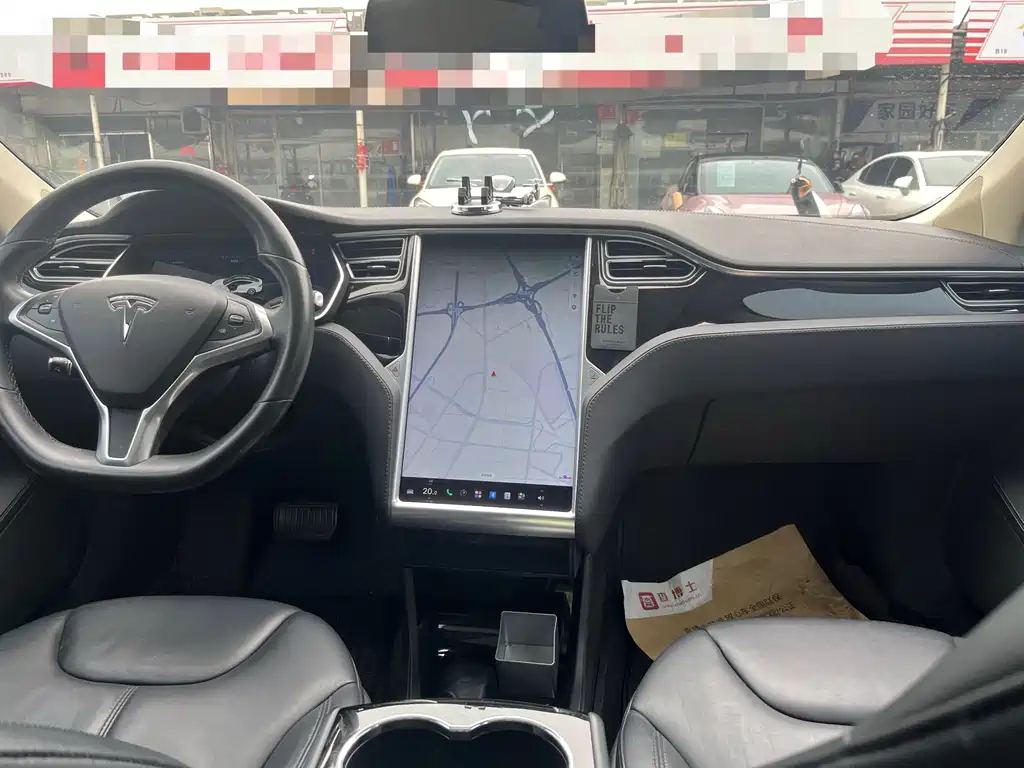 Tesla Model S — миниатюра 7