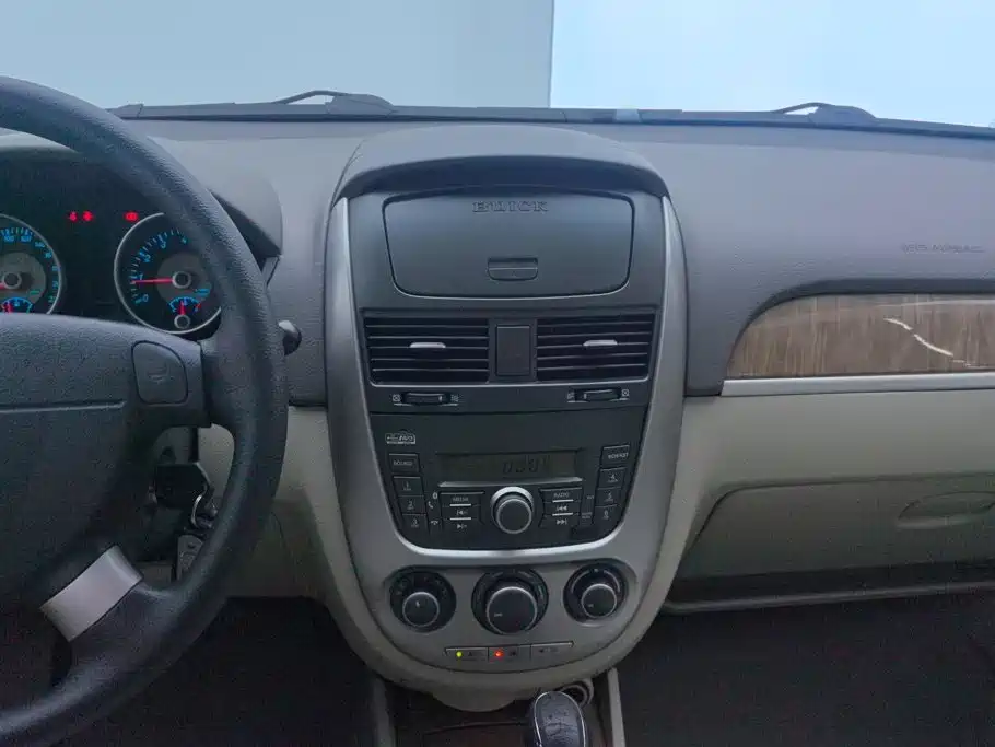 Buick Excelle — миниатюра 13