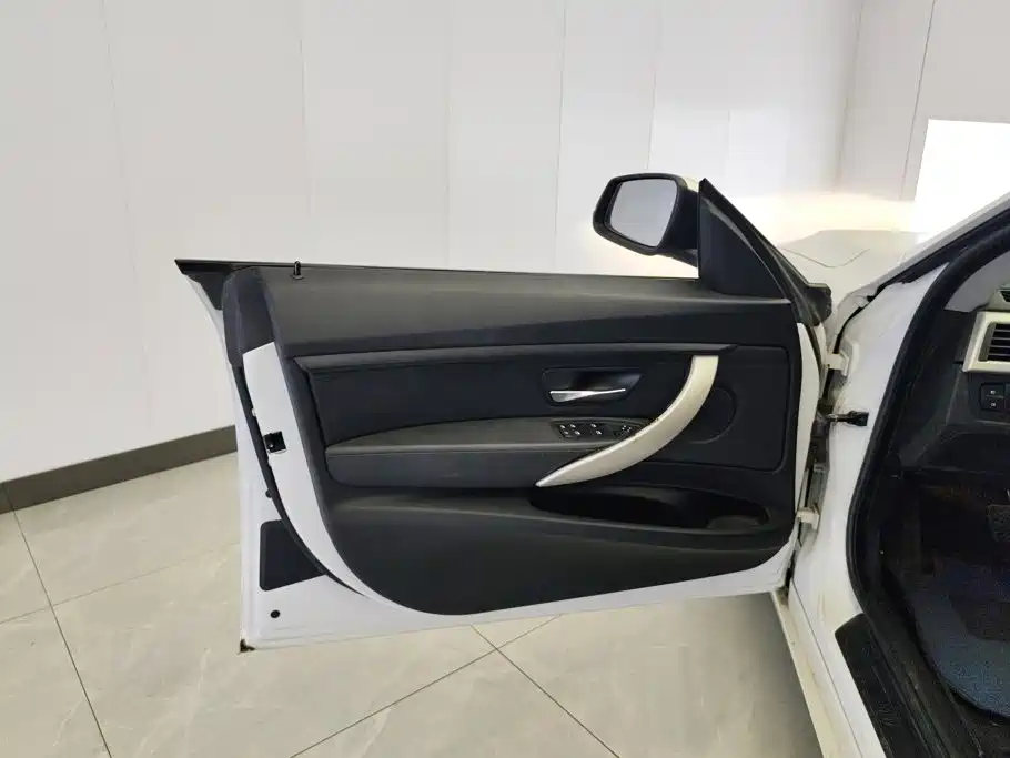 BMW 3 Series GT — миниатюра 7