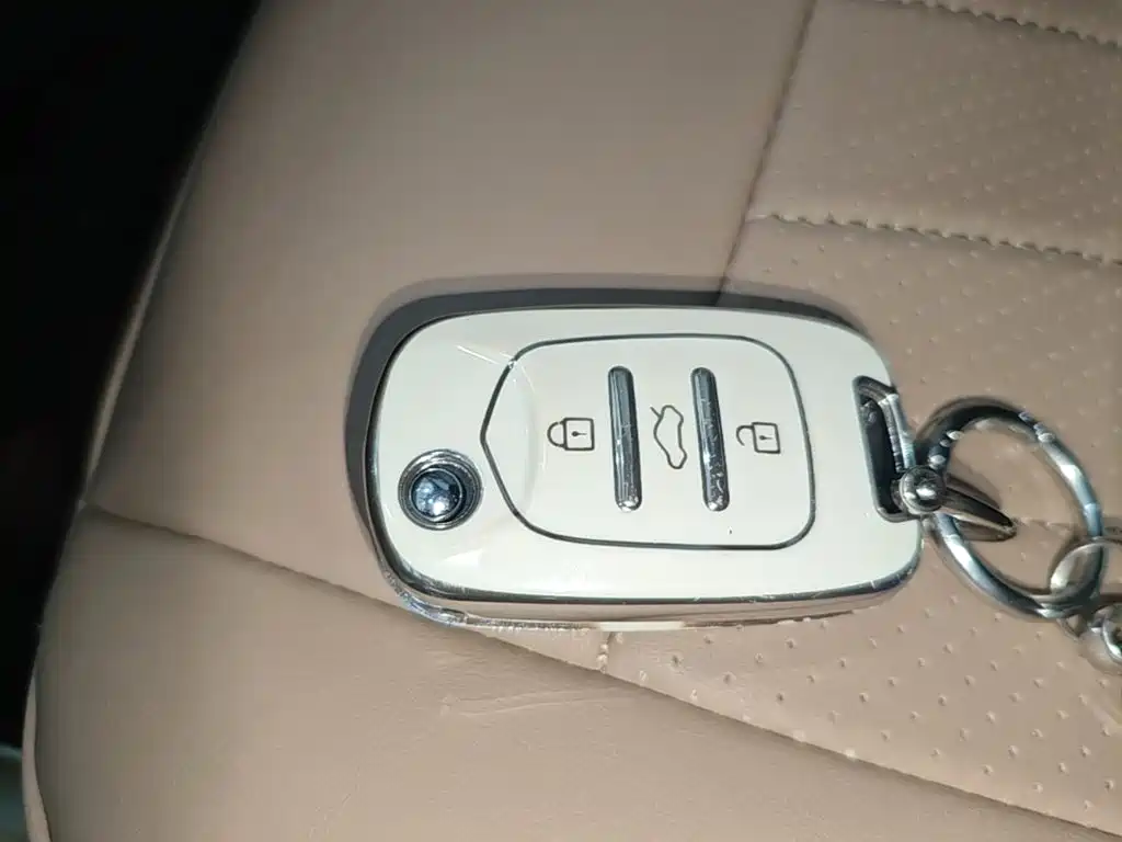Wuling MINIEV — миниатюра 9