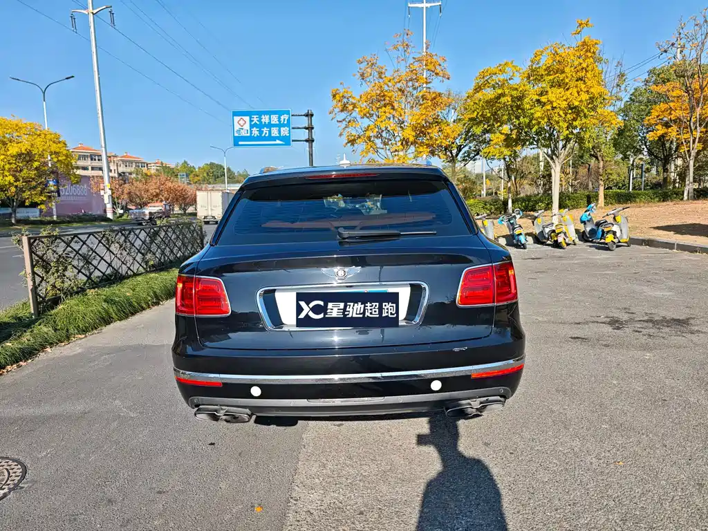 Bentley Bentayga — миниатюра 11