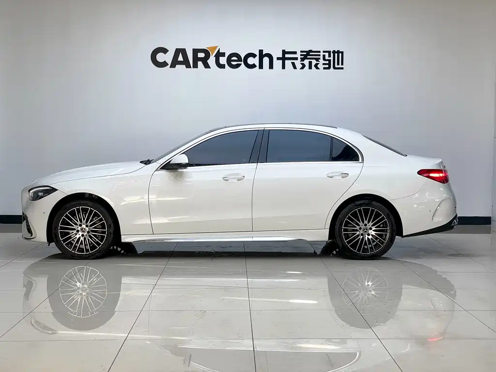 Mercedes-Benz C-Class — миниатюра 6
