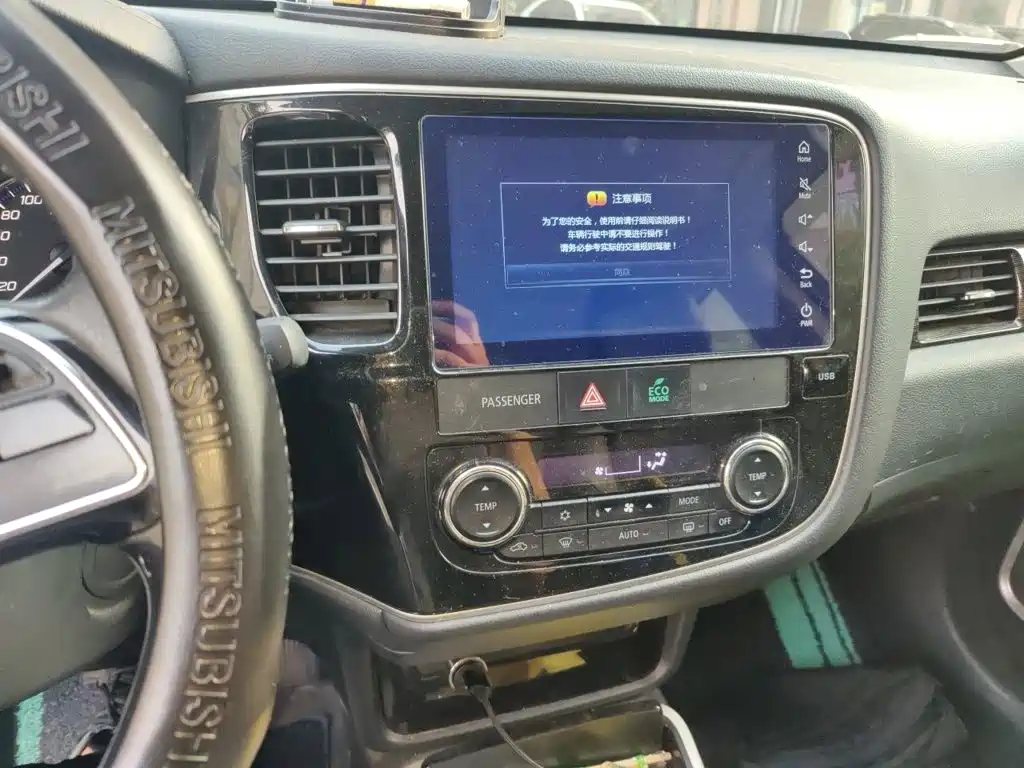 Mitsubishi Outlander — миниатюра 9