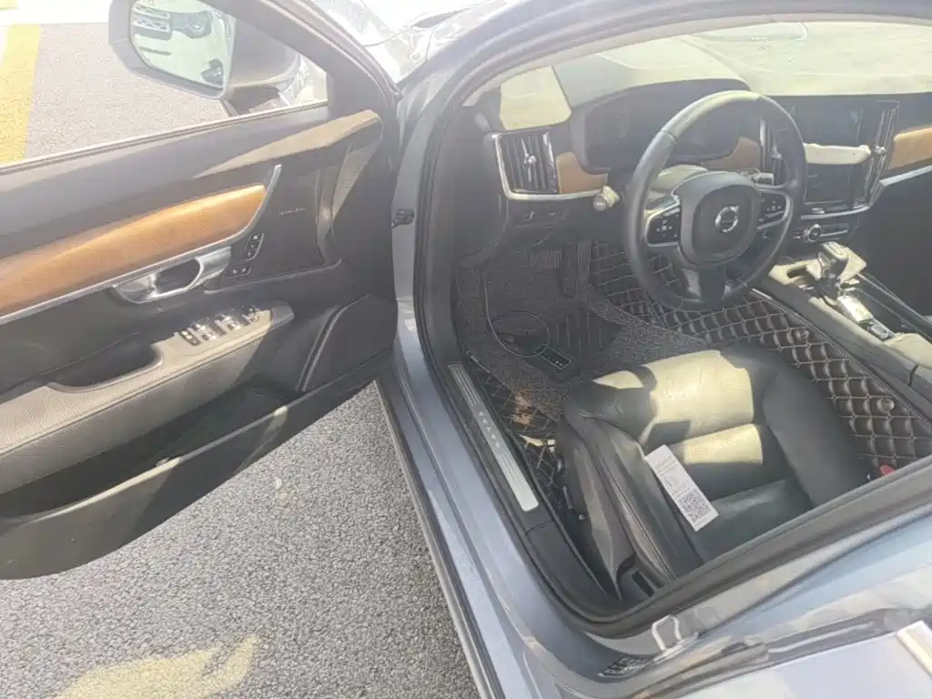 Volvo S90 — миниатюра 16