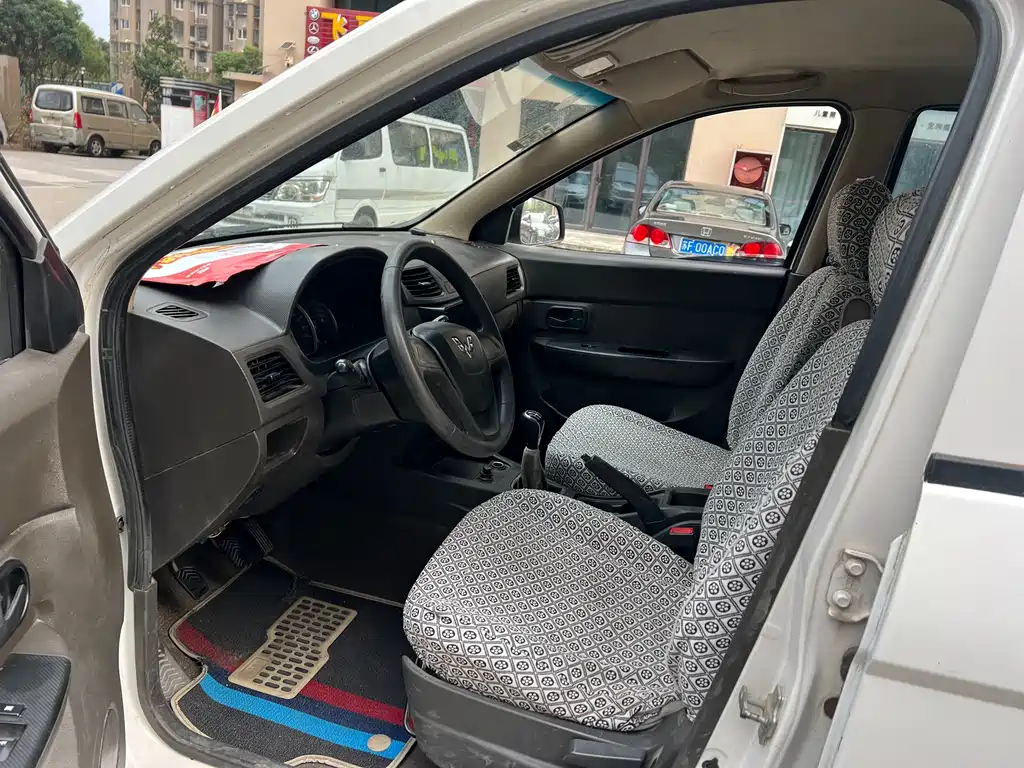 Wuling Hongguang — миниатюра 7