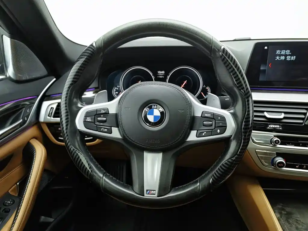 BMW 5 Series — миниатюра 11