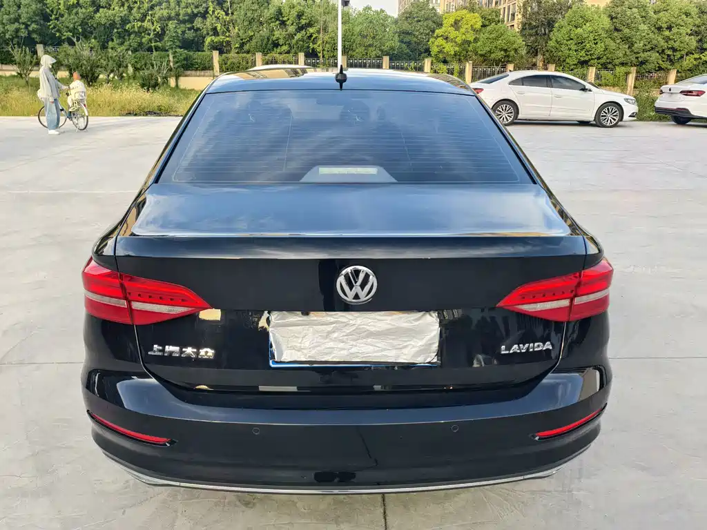 Volkswagen Lavida — миниатюра 4