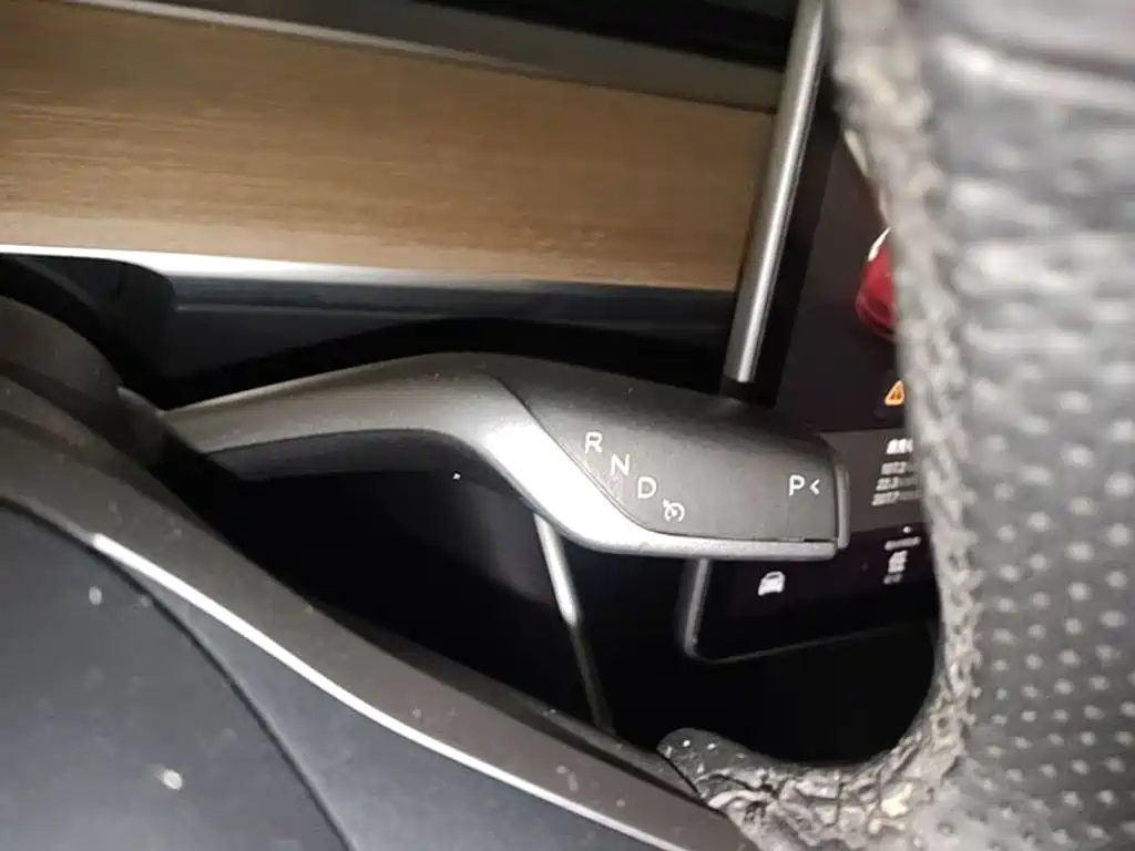 Tesla Model 3 — миниатюра 14