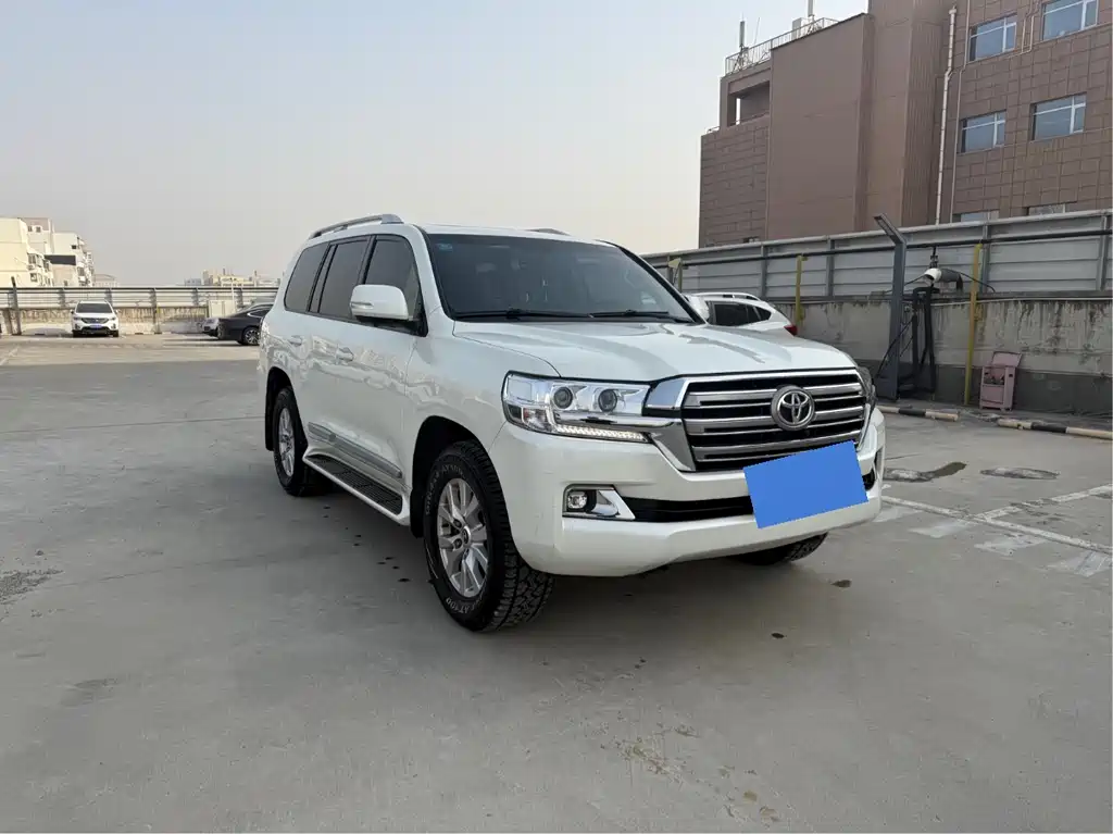 TOYOTA LAND CRUISER