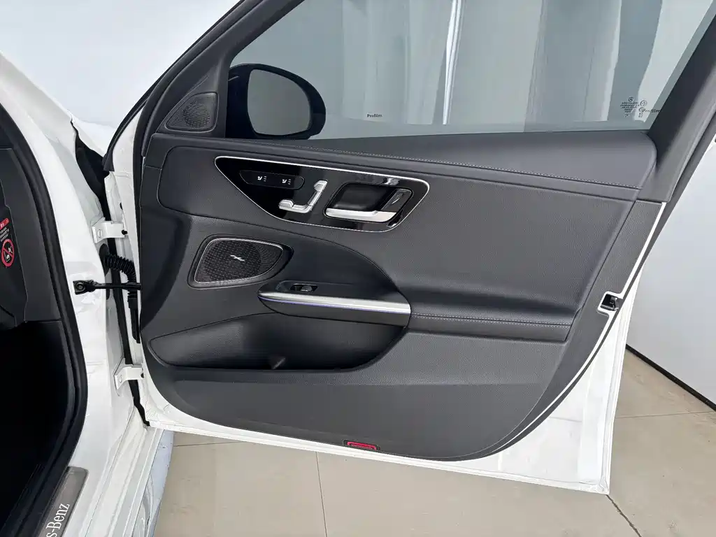 Mercedes-Benz C-Class — миниатюра 25
