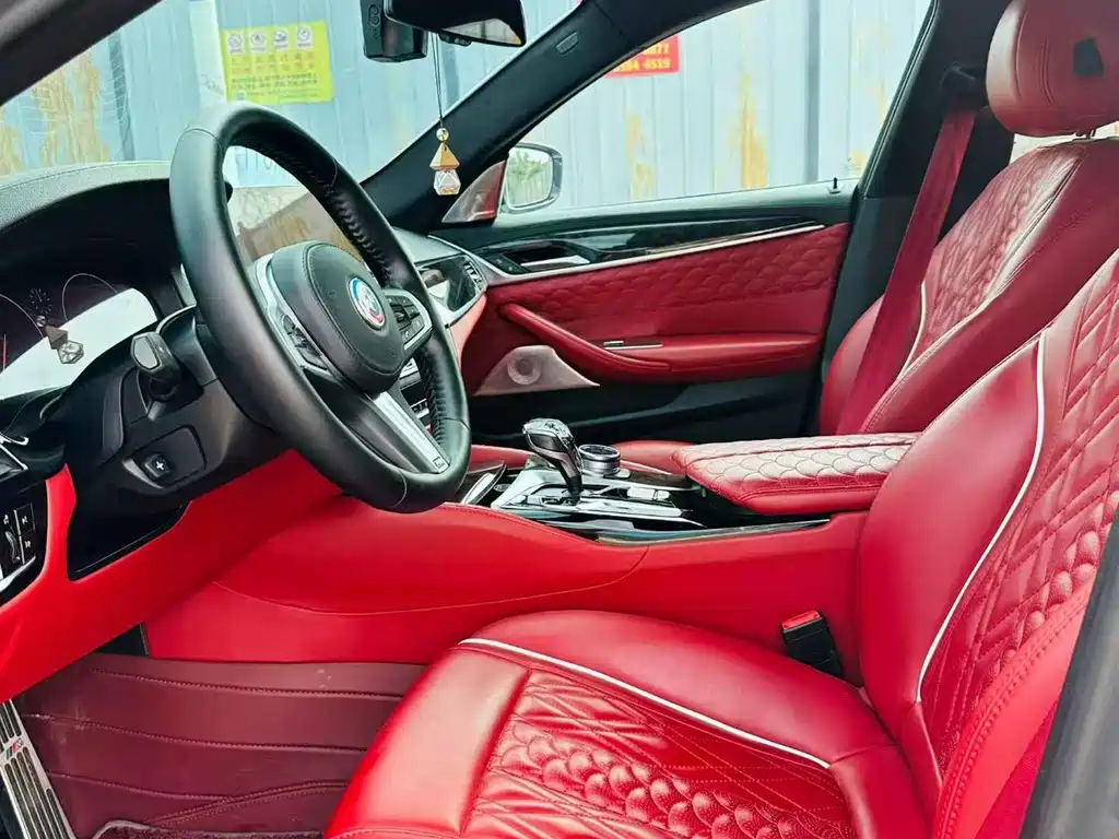 BMW 5 Series — миниатюра 4