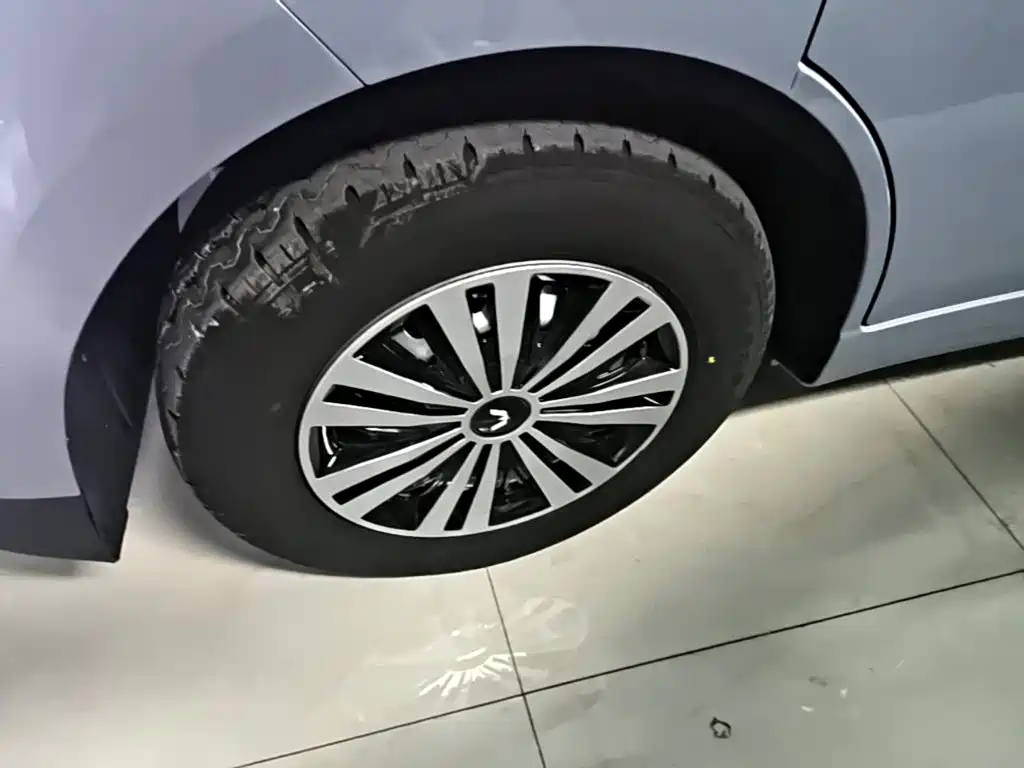 Wuling Yangguang — миниатюра 23
