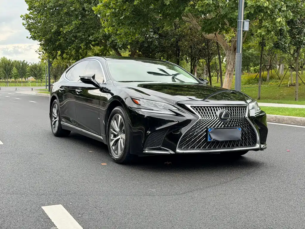 Lexus LS — миниатюра 3
