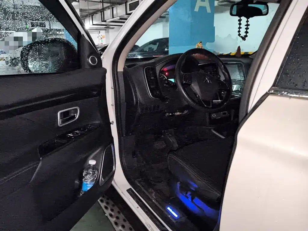 Mitsubishi Outlander — миниатюра 12