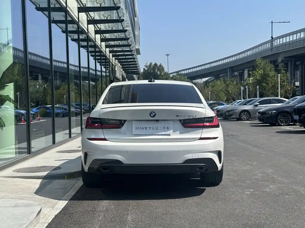 BMW 3 Series — миниатюра 4