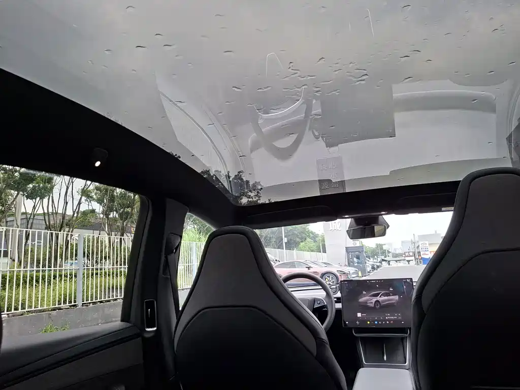 Tesla Model Y L — миниатюра 20