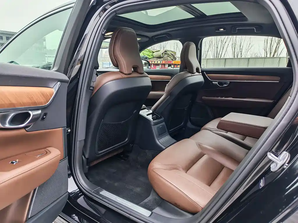 VOLVO S90 PLUG IN HYBRID