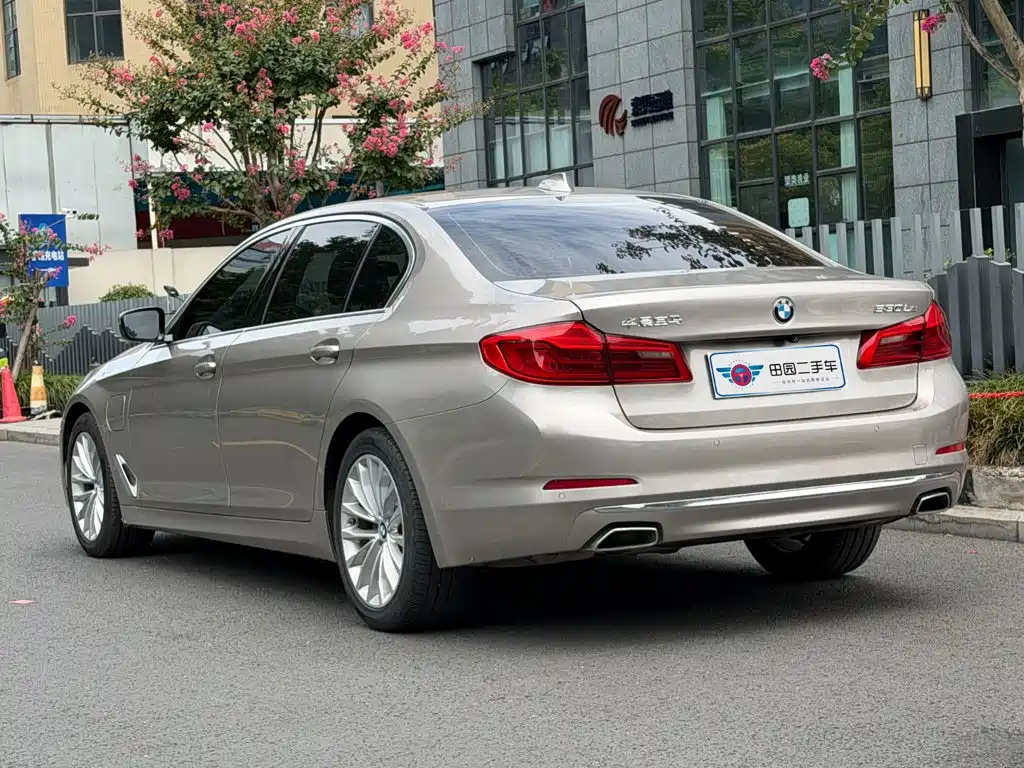 BMW 5 Series New Energy — миниатюра 4