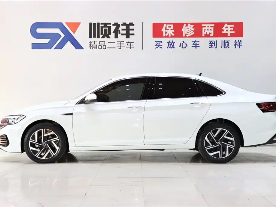 Volkswagen Sagitar 2025 300TSI DSG