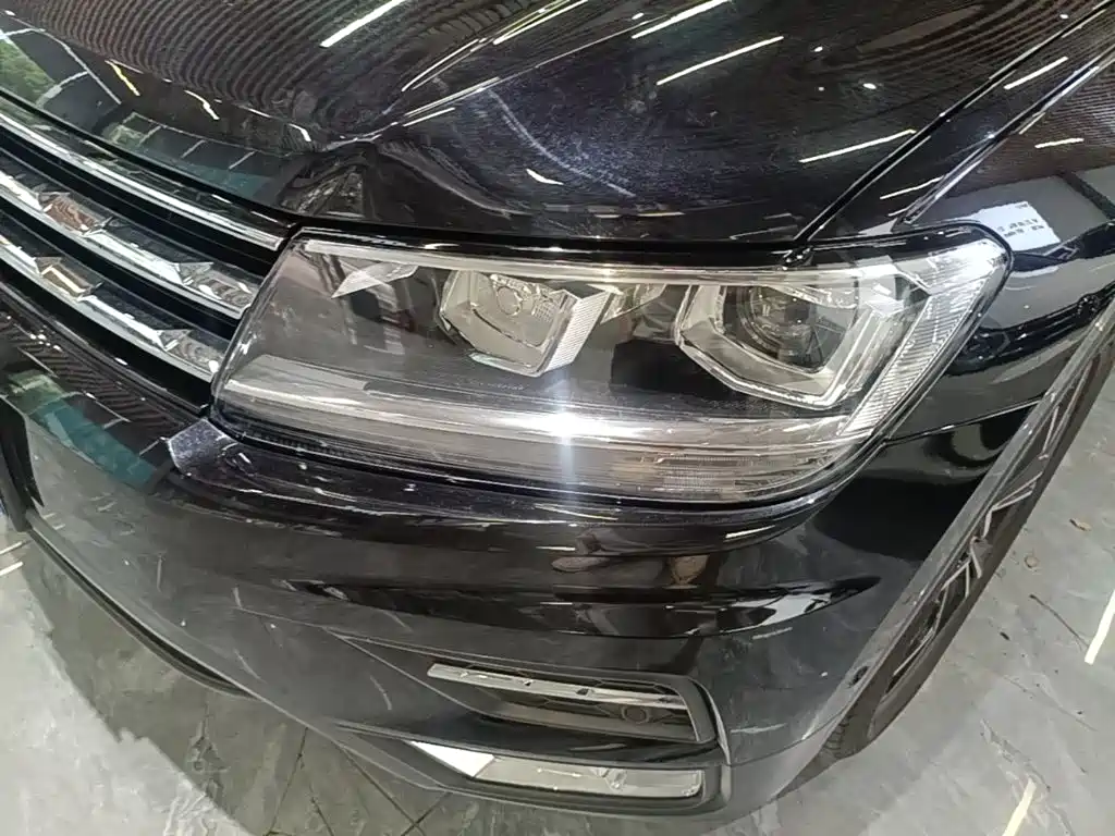 Volkswagen Tiguan L — миниатюра 24