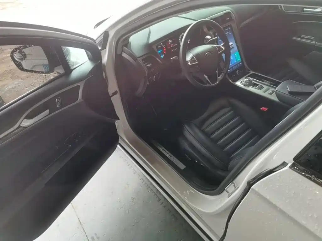 Ford Mondeo — миниатюра 16