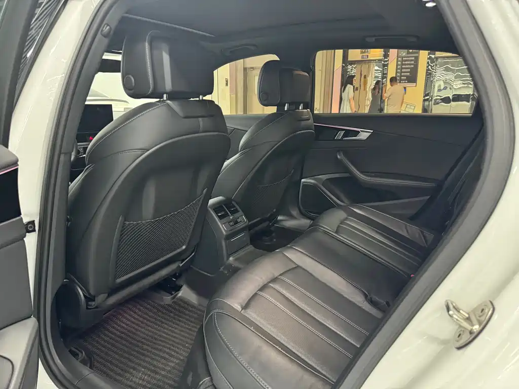 Audi A4L 2024 40 TFSI Luxury