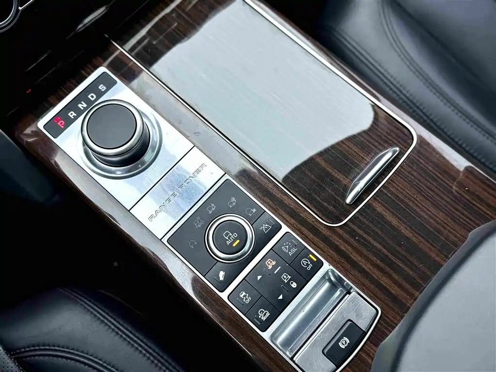 Land Rover Range Rover — миниатюра 12