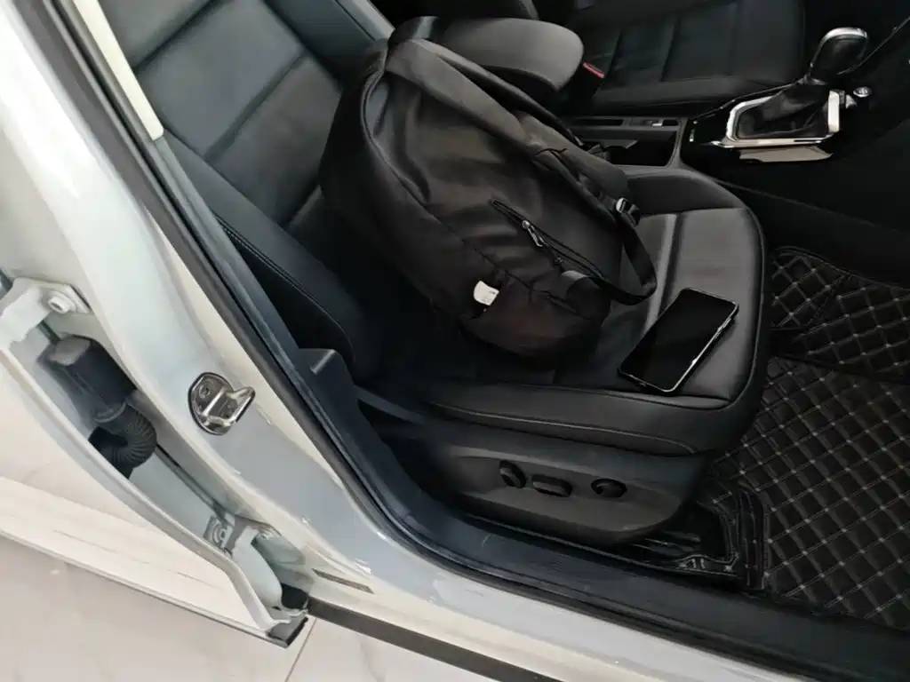 Volkswagen T-Roc — миниатюра 25