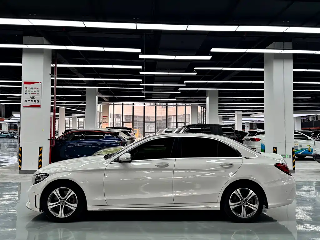 Mercedes-Benz C-Class — миниатюра 16