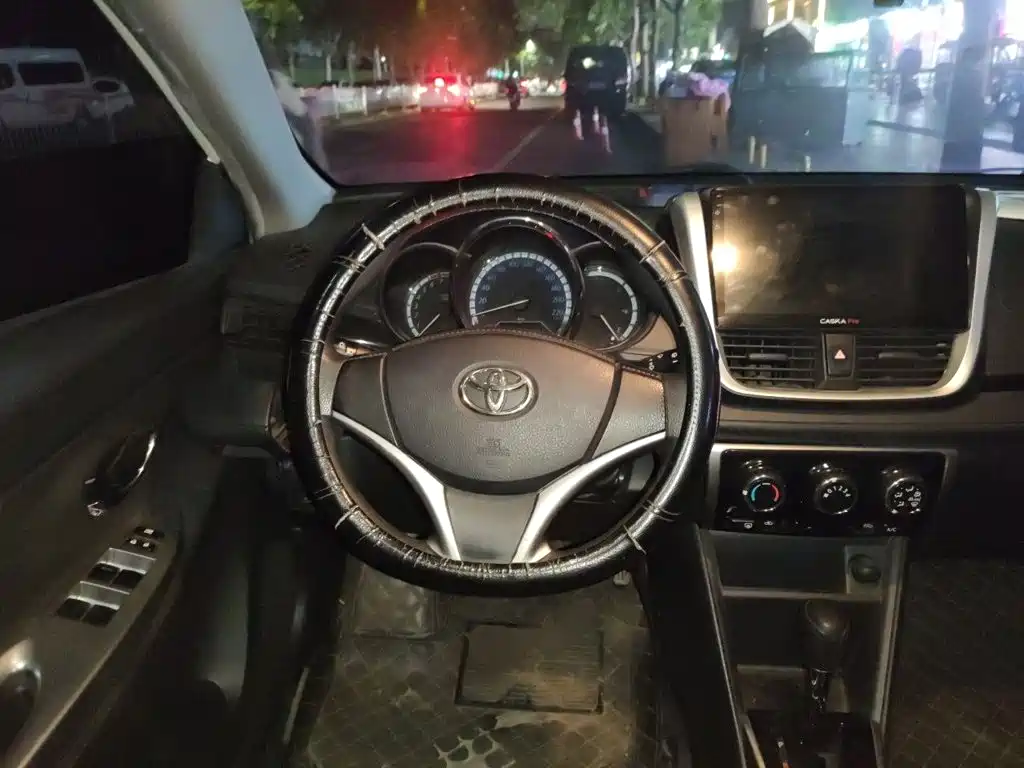 Toyota Yaris L — миниатюра 6