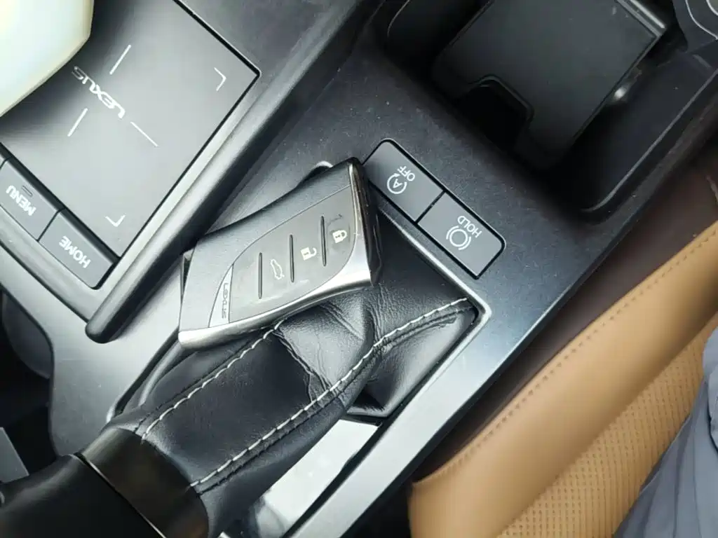 Lexus ES — миниатюра 9