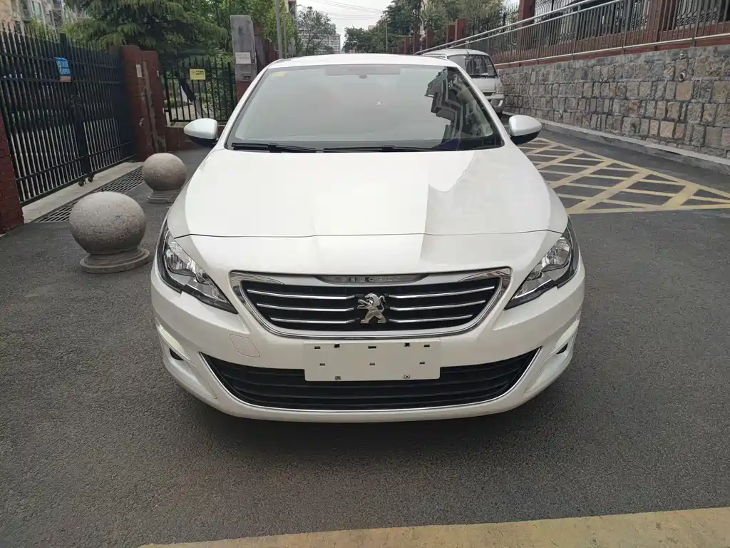 Peugeot 408 1.8L Manual Leading Edition, фото 3