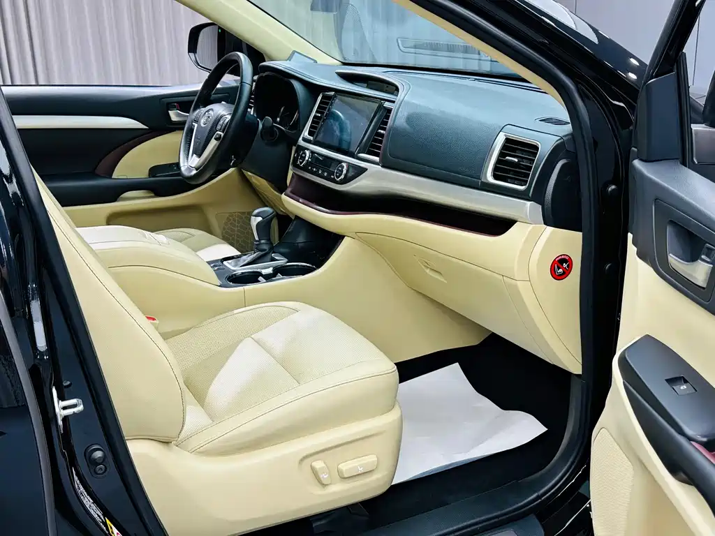 Toyota Highlander — миниатюра 24
