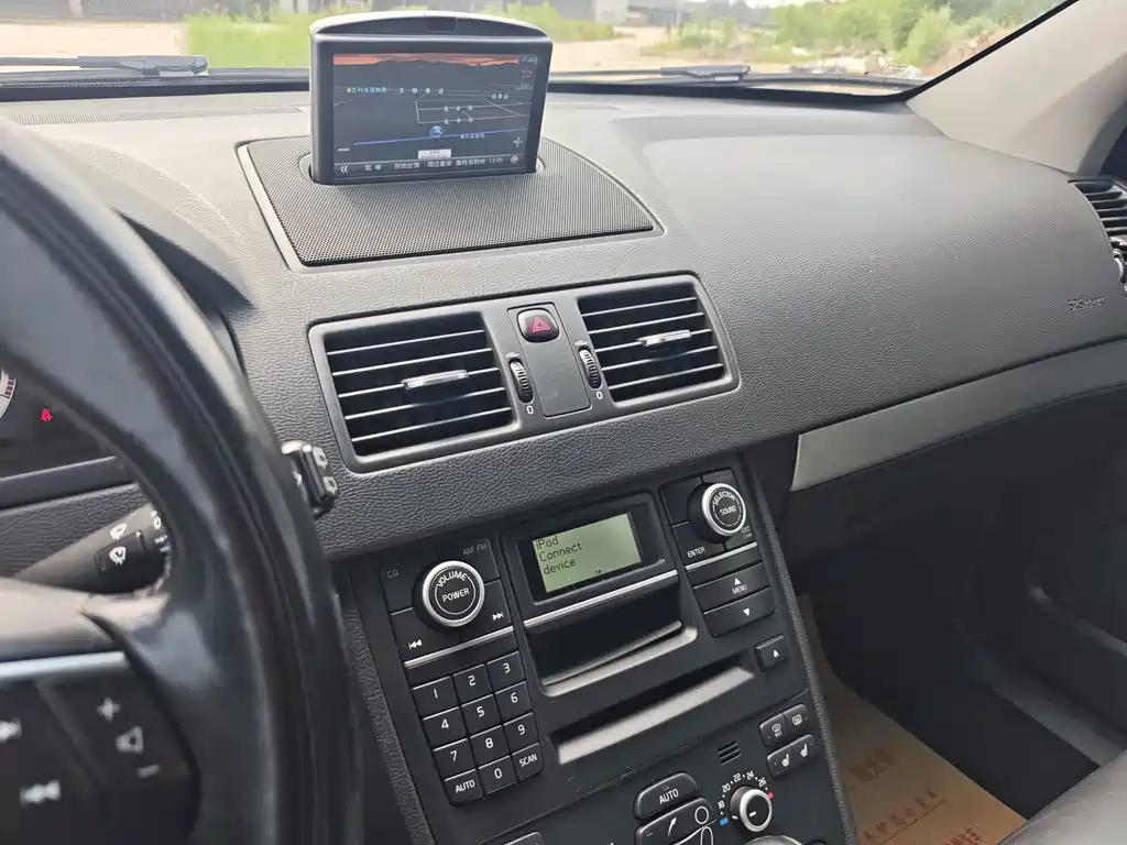 Volvo XC90 — миниатюра 10